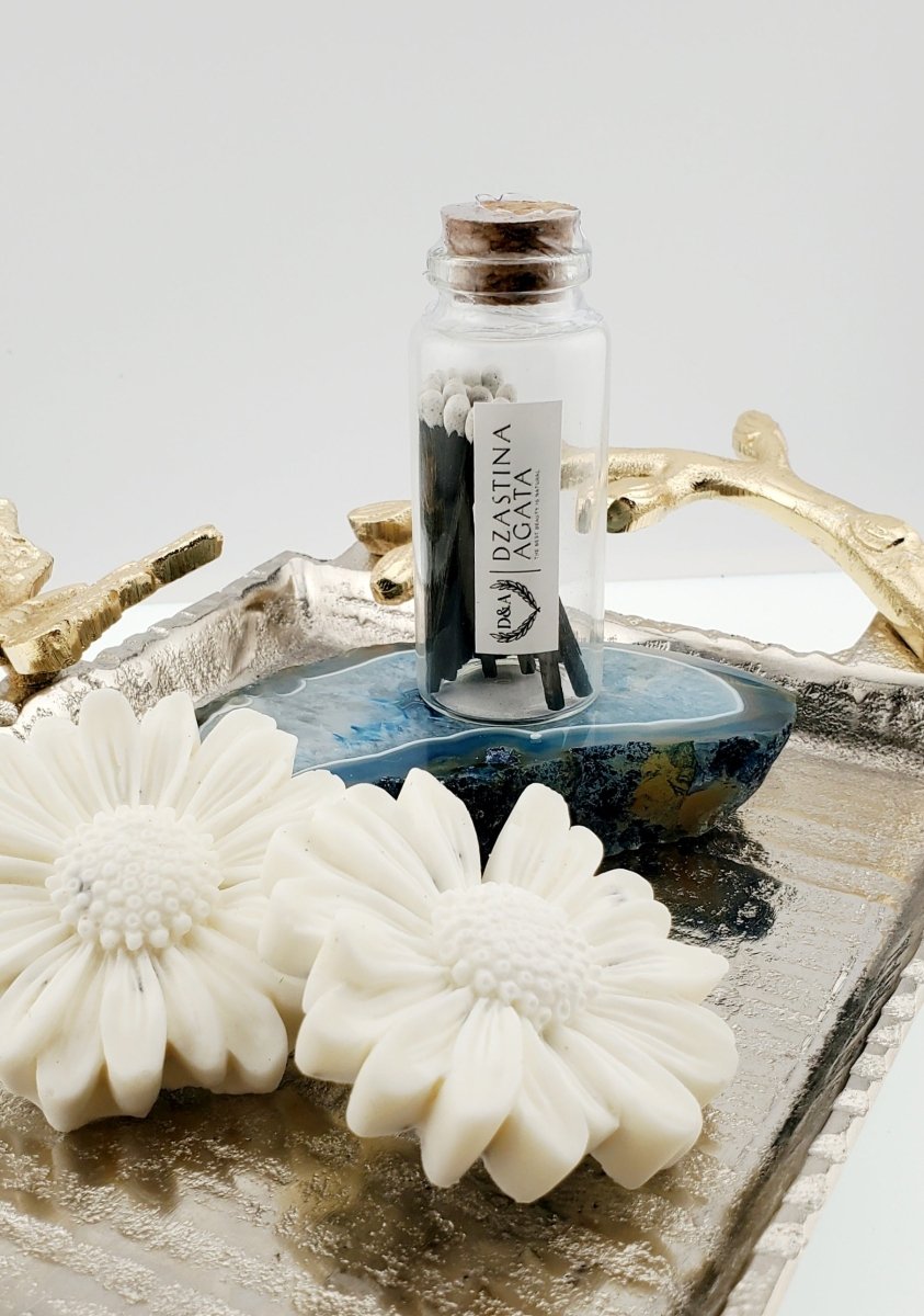 D&A Earth & Woods Candle - Dzastina Agata Natural